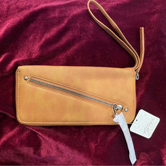 Free People Handbags - NWT Free People Wallet Brown Distressed Vegan Wristlet Strap Zip Closure Clutch